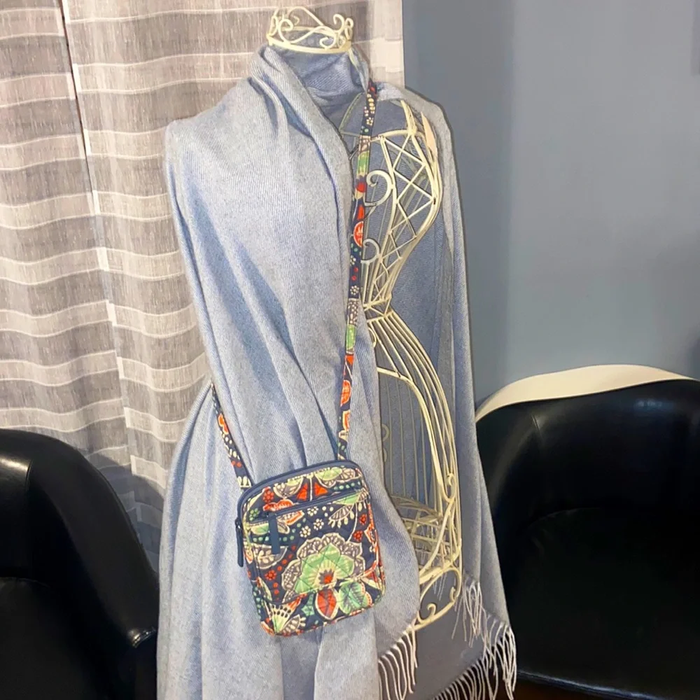 Vera Bradley quilted crossbody bag - Picture 2 of 10